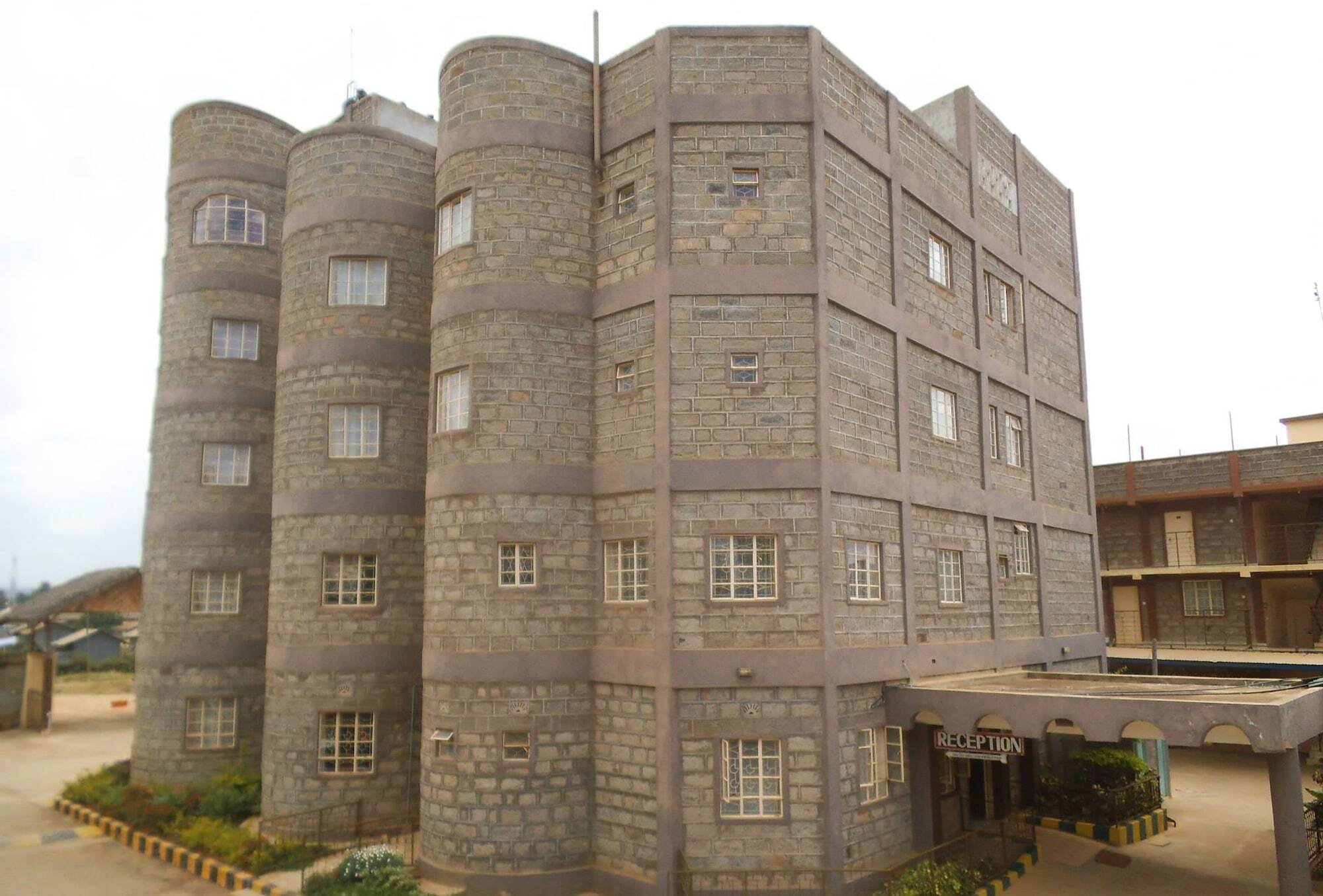 Nanyuki Simba Lodge Екстер'єр фото